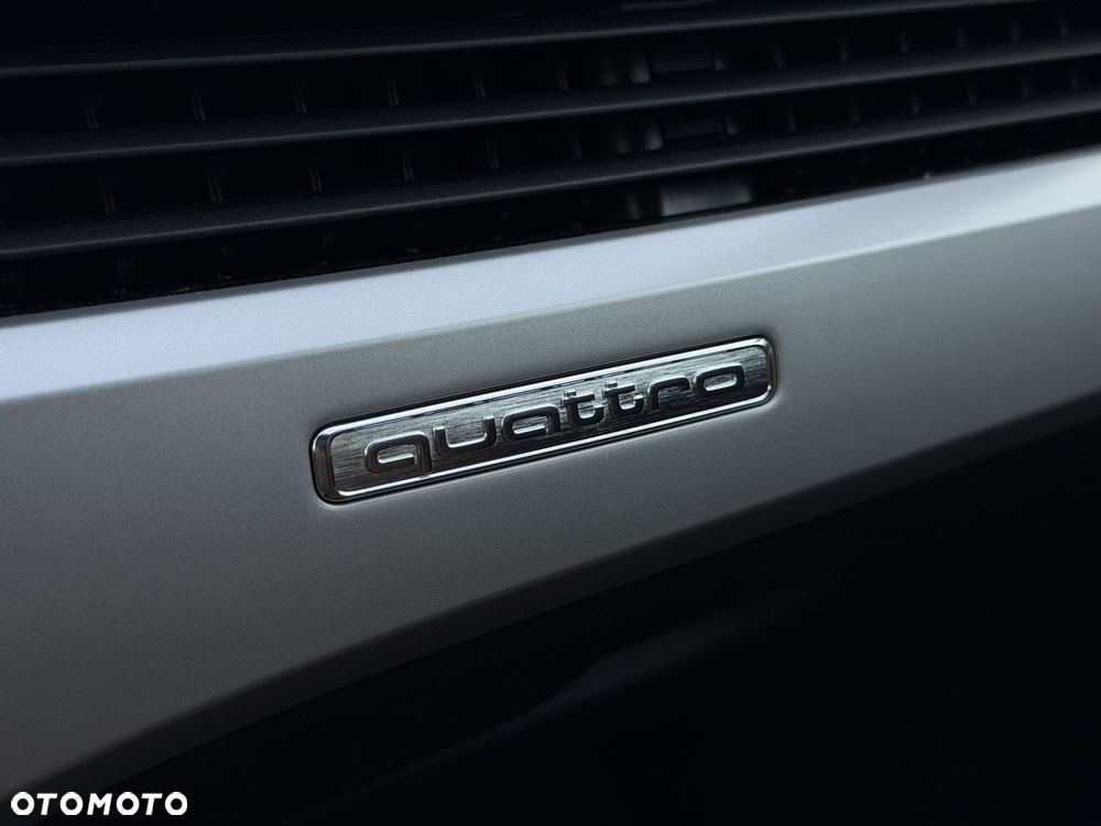 Audi A4 Avant 40 TDI quattro S tronic advanced - 40