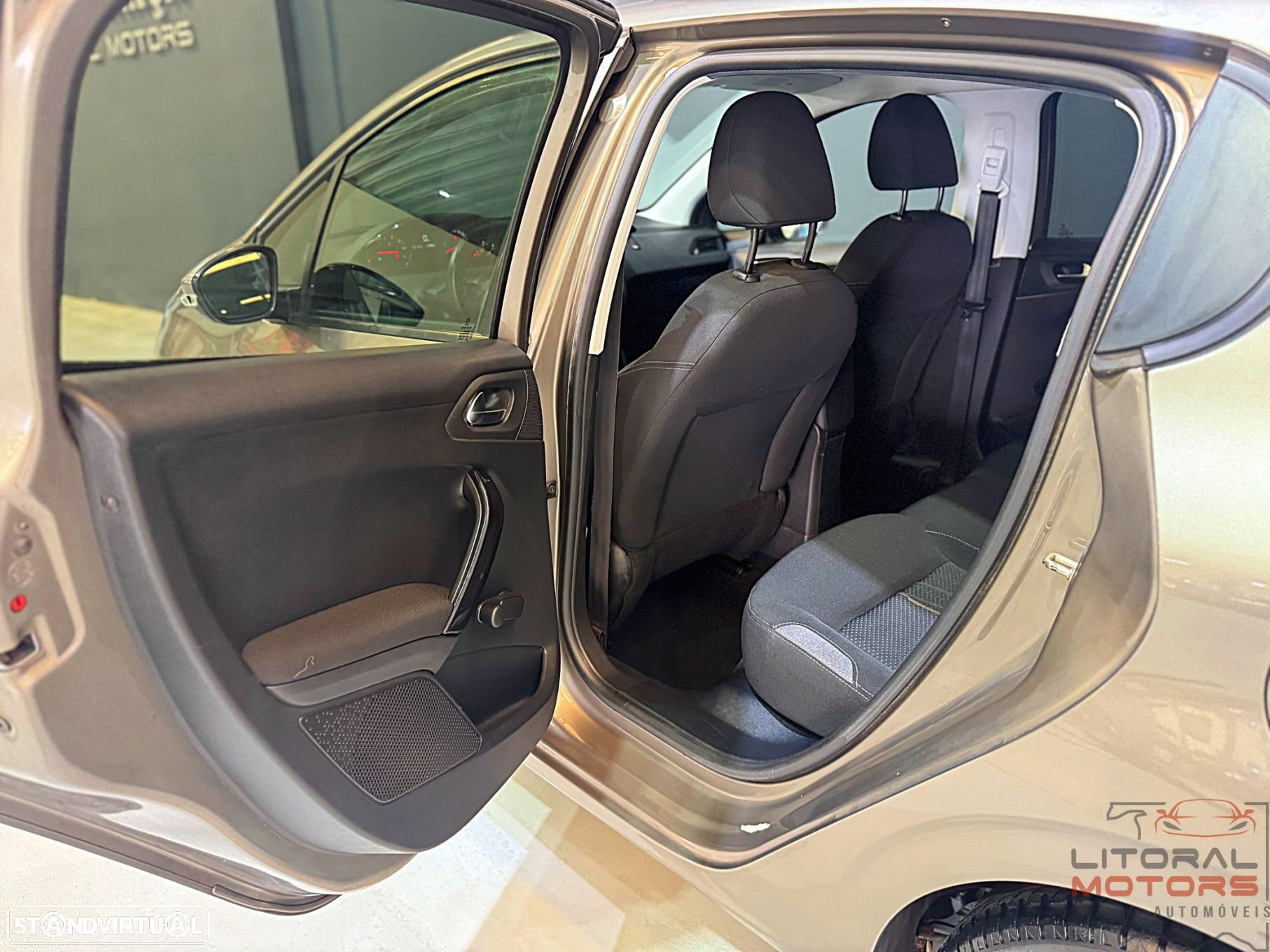 Peugeot 208 1.2 VTi SE Style - 15