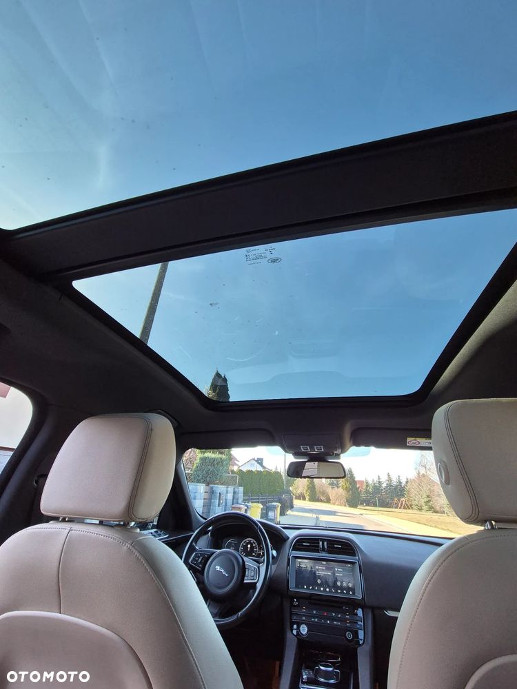 Jaguar F-Pace 2.0 i4D AWD Prestige - 27