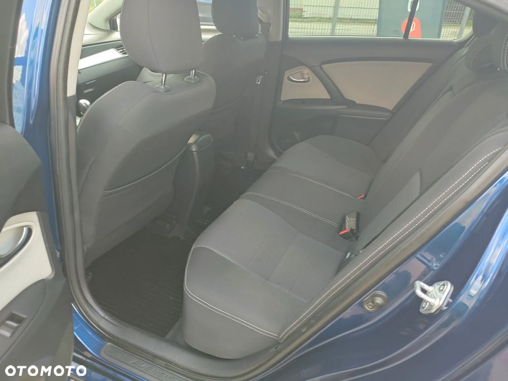 Toyota Avensis 1.8 Premium - 22