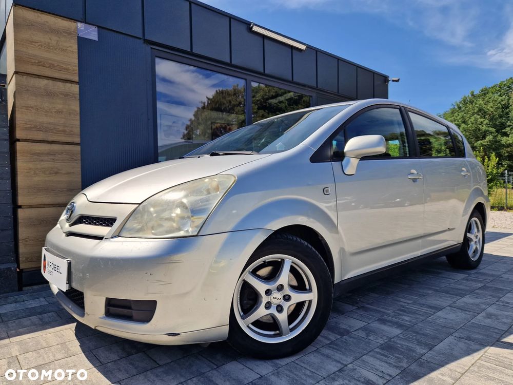 Toyota Corolla Verso - 1