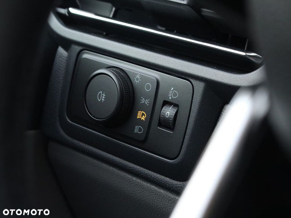 Ford Tourneo Custom - 8
