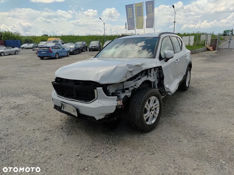 Volvo XC 40 - 18