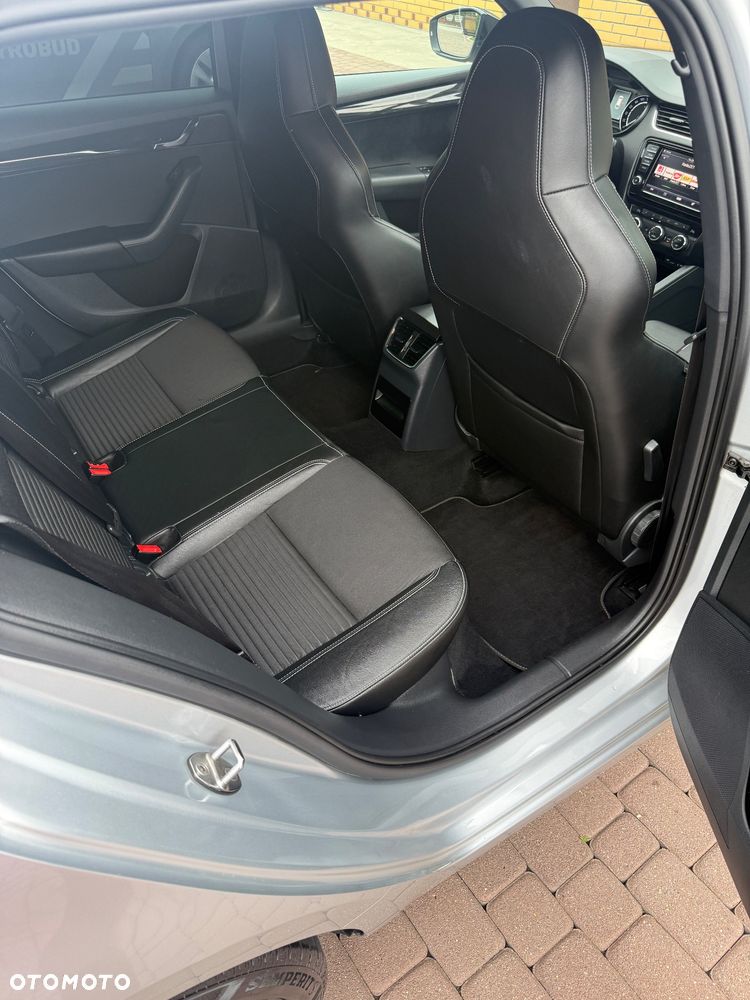 Skoda Octavia 2.0 TDI DSG RS - 15