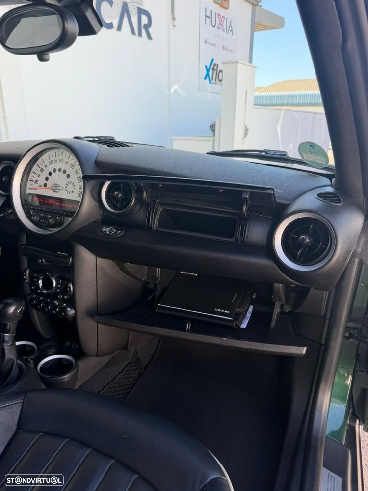 MINI Cabrio Cooper Auto - 34