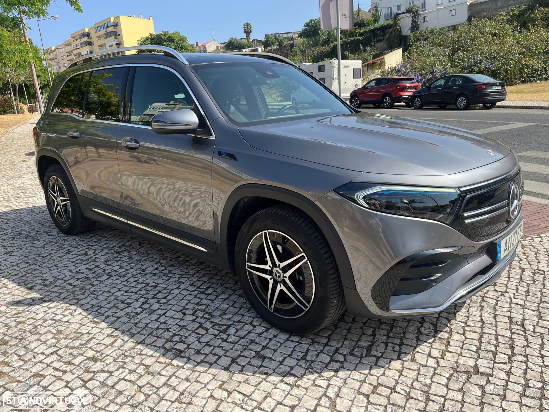 Mercedes-Benz EQB - 8