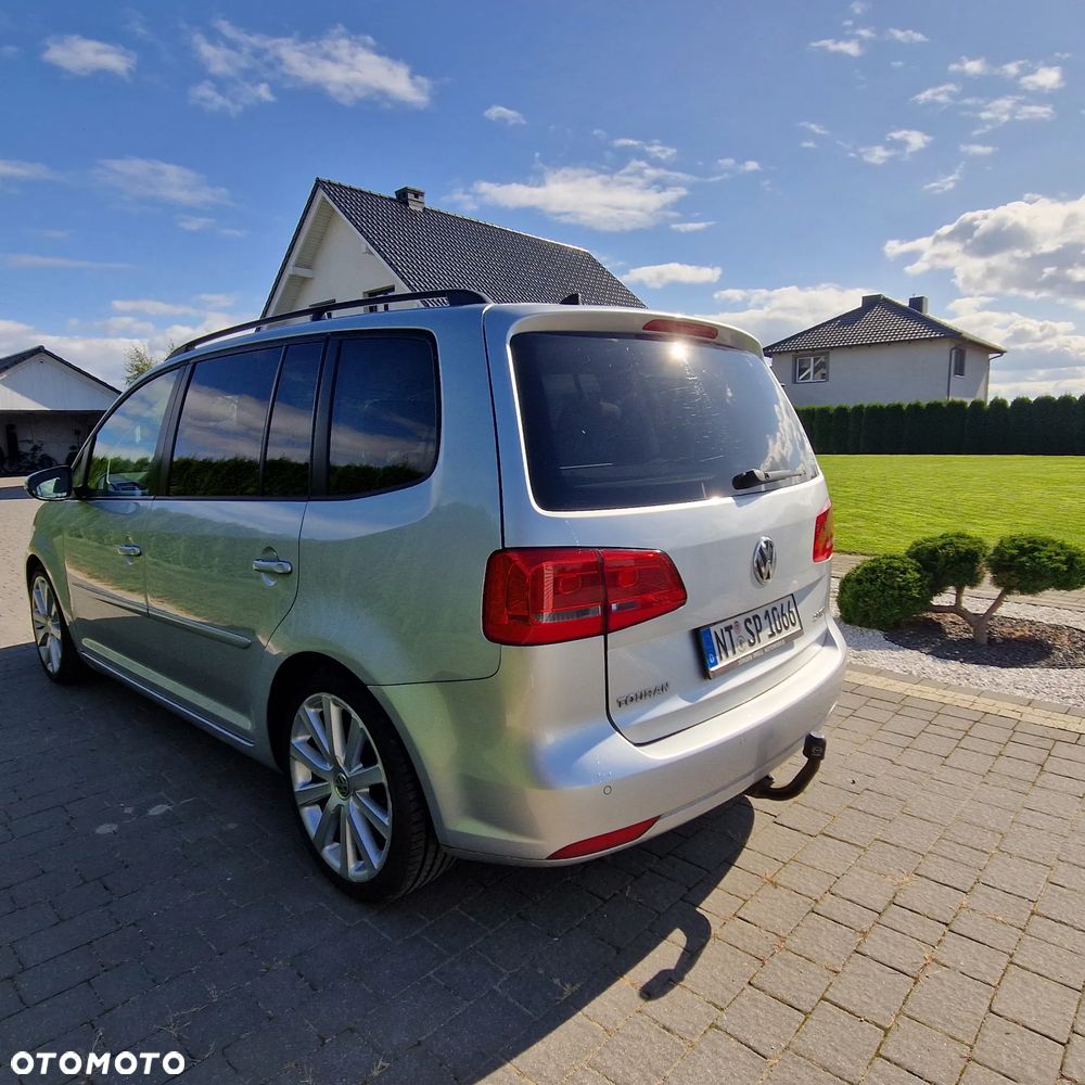 Volkswagen Touran 2.0 TDI DPF R-Line Edition - 4