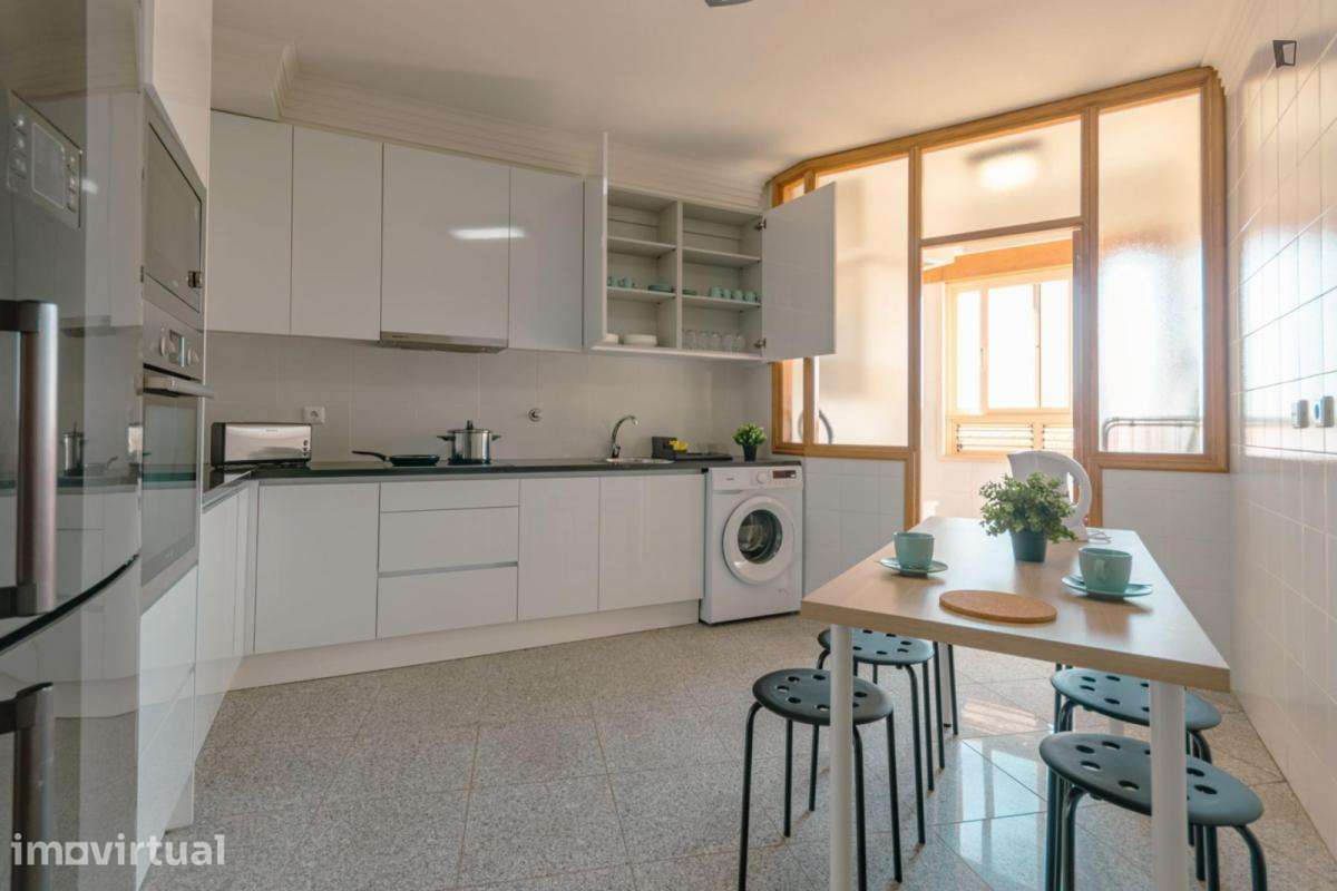 Quarto - localizado em Cedofeita Porto - Grande imagem: 3/20