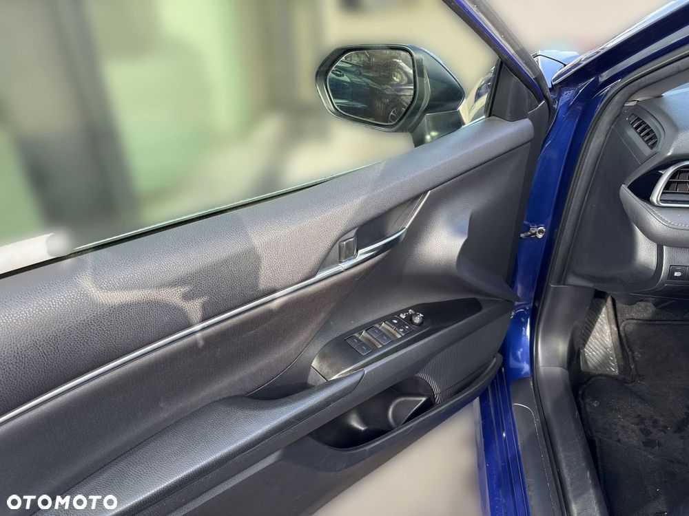 Toyota Camry 2.5 Hybrid Comfort CVT - 10