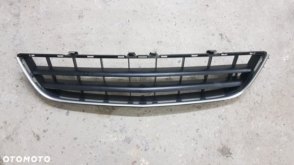 Kratka środkowa zderzaka chrom opel signum vectra c lift po lifcie - 3