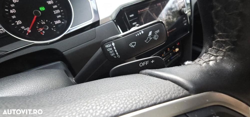 Volkswagen Passat 2.0 TDI DSG Comfortline - 10