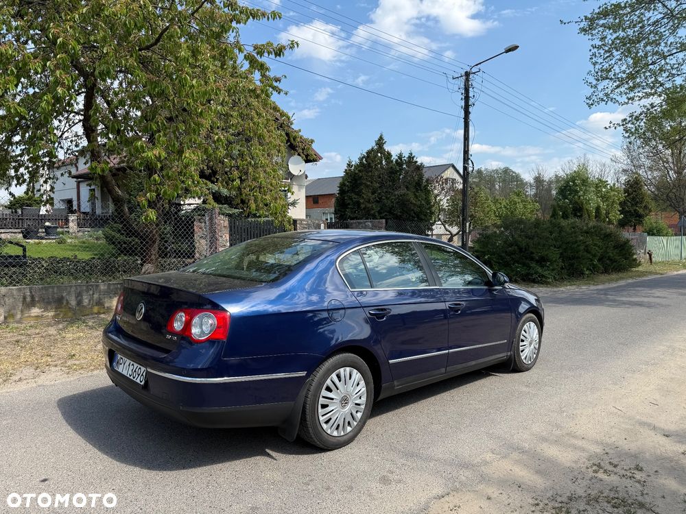 Volkswagen Passat 1.9 TDI DPF BlueMotion - 3