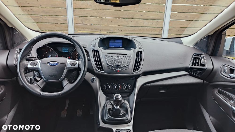 Ford Kuga 2.0 TDCi 2x4 Trend - 24