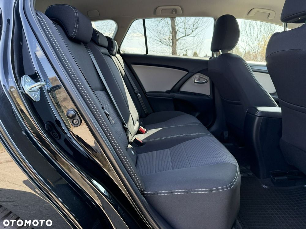 Toyota Avensis - 11