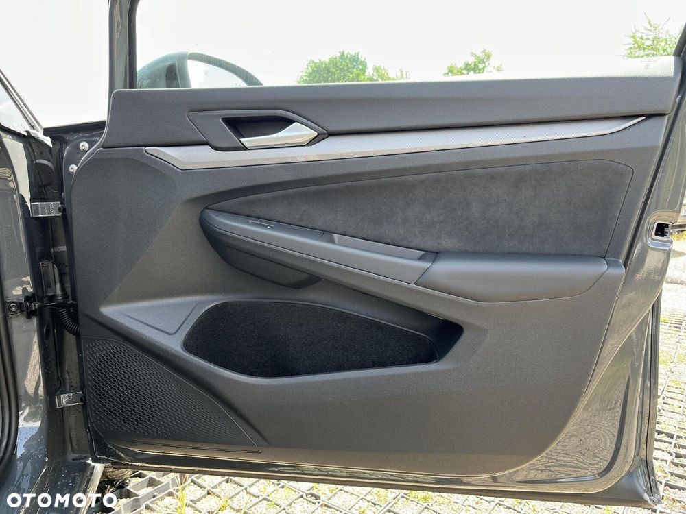 Volkswagen Golf - 28