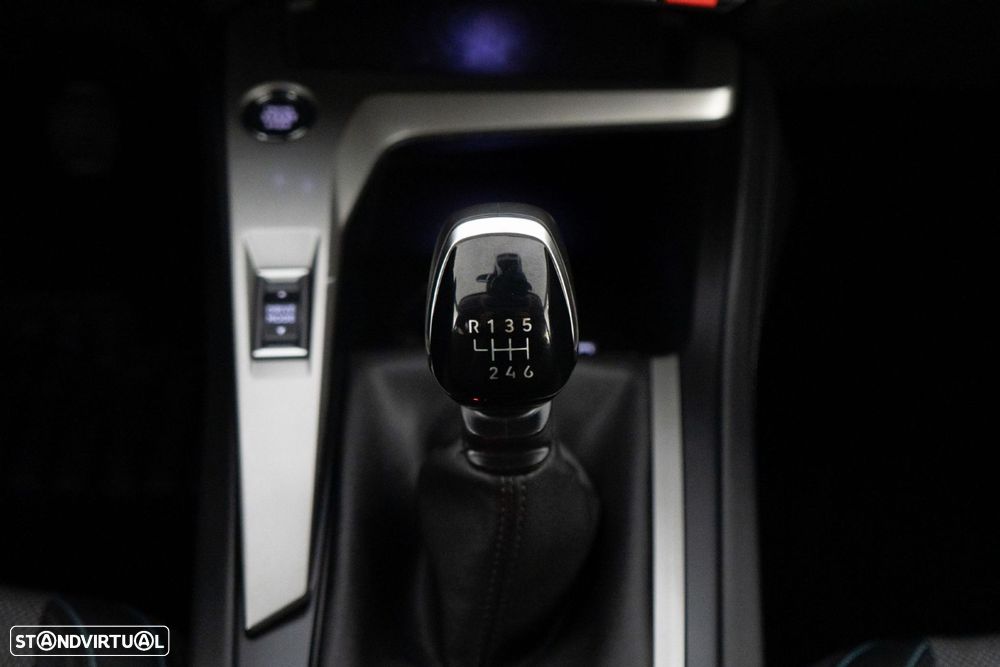 Peugeot 308 1.2 PureTech Allure Pack - 21