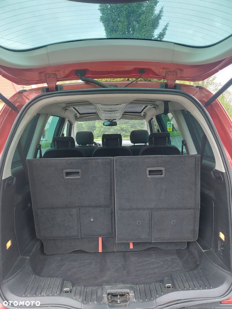 Ford Galaxy 2.0 TDCi Ghia - 11