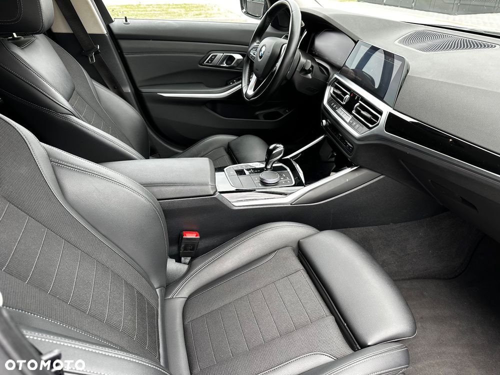 BMW Seria 3 318i Business Edition sport - 13