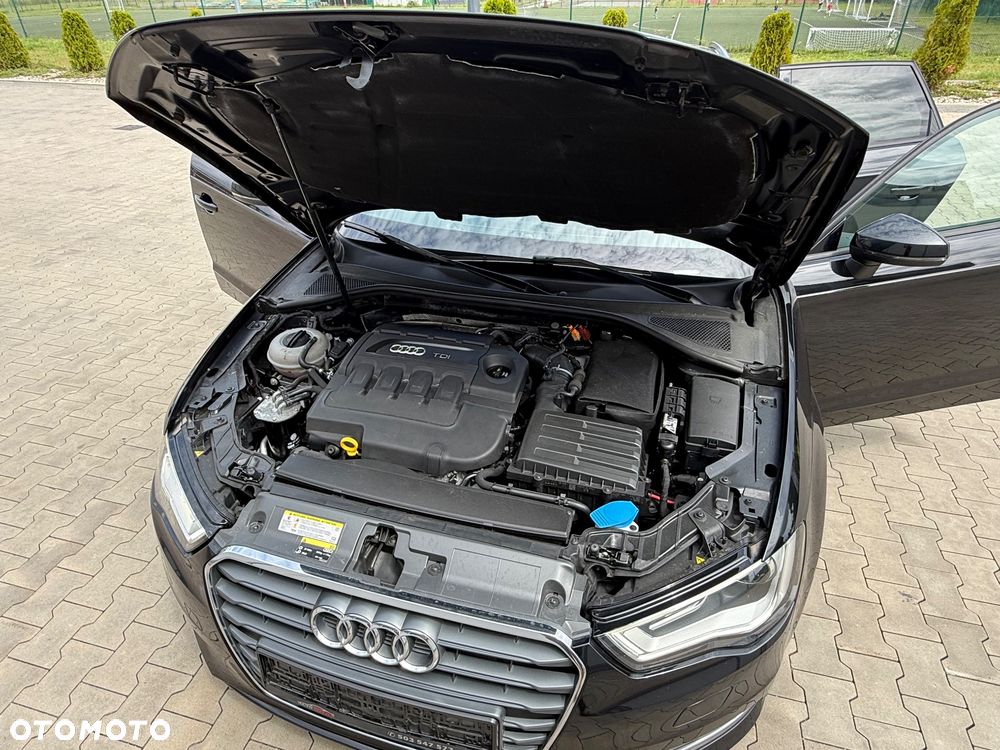 Audi A3 Sportback 2.0 TDI S tronic design - 38
