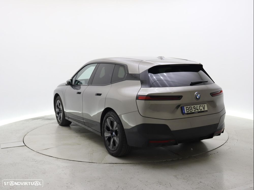 BMW iX xDrive 40 - 4