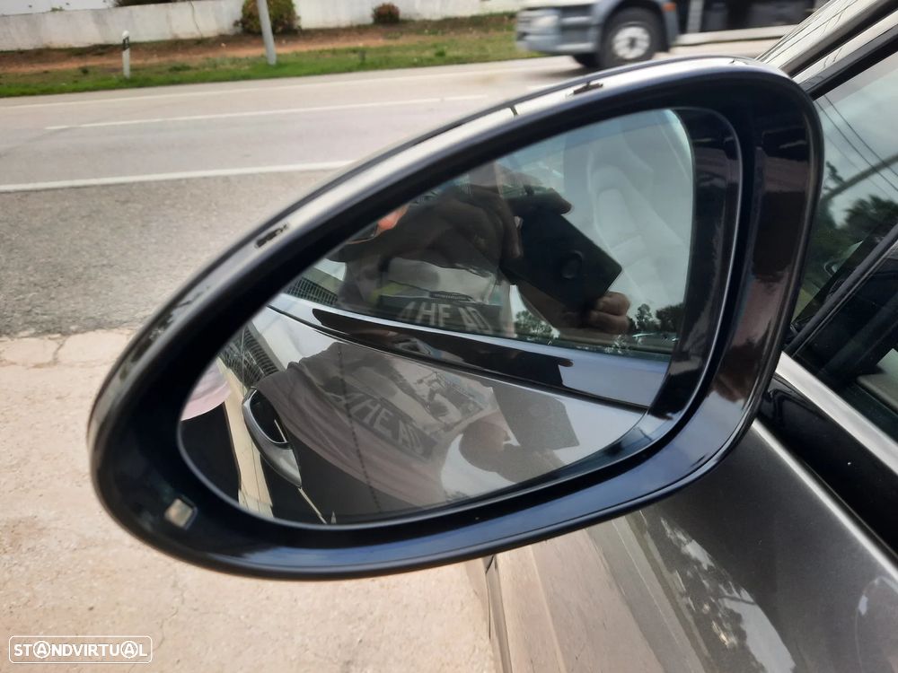 Porsche Panamera 4 E-Hybrid - 27