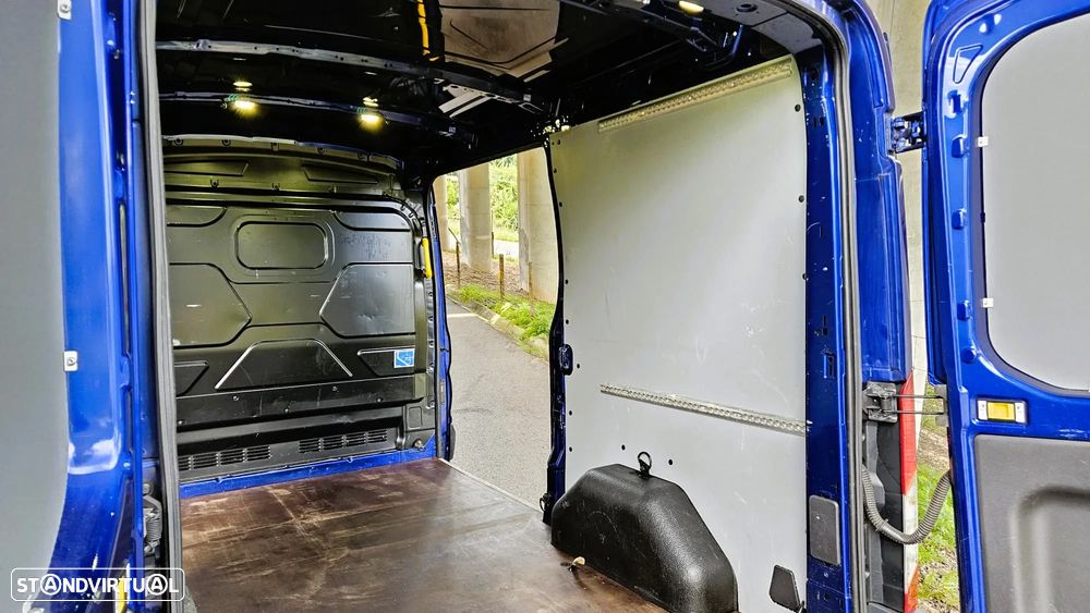 Ford Transit L2H2 2.0 TDCI Caixa automática - 130 CV - 40