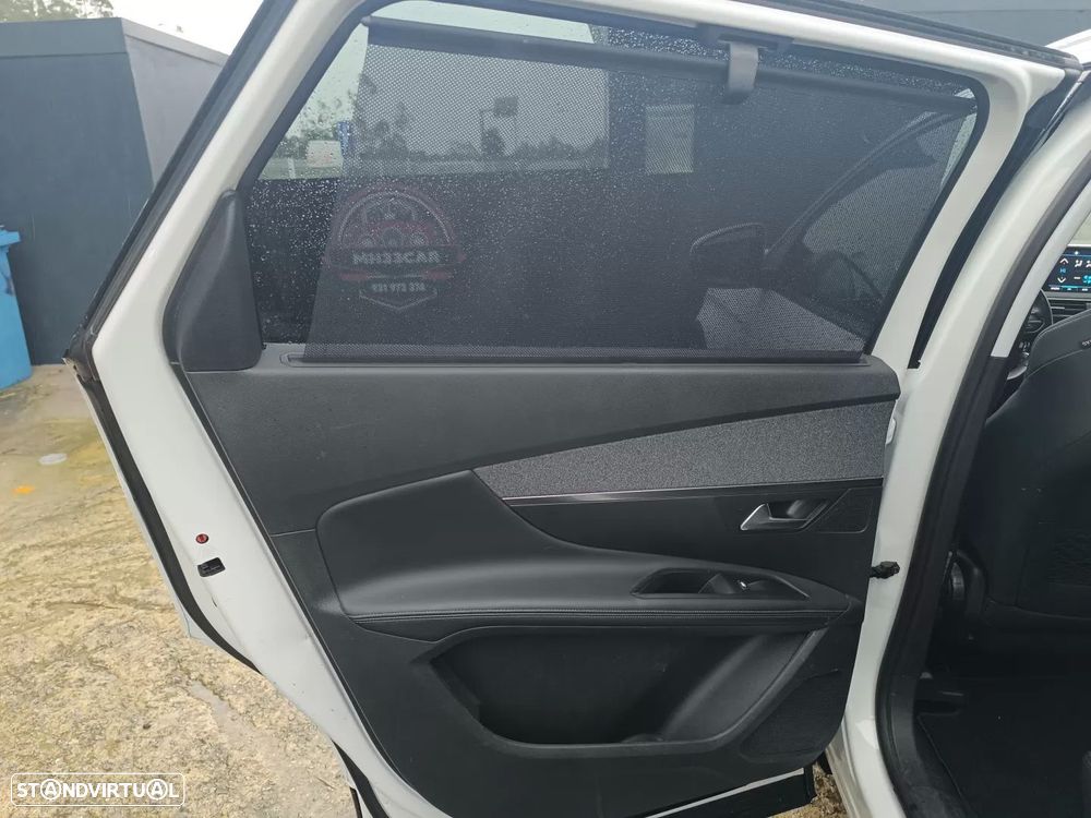 Peugeot 5008 PureTech 130 Stop & Start Allure Pack - 19