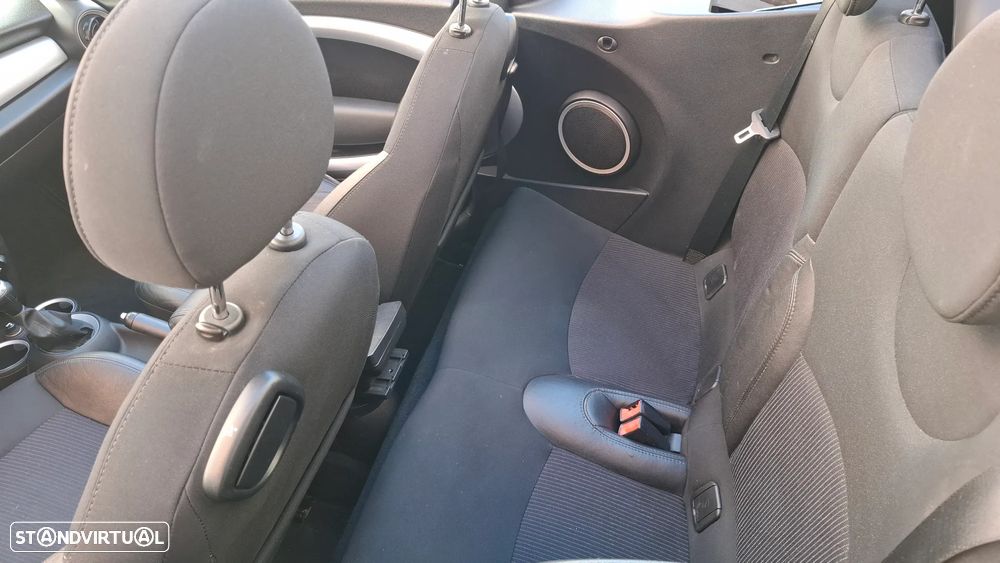 MINI Cabrio Cooper D - 7