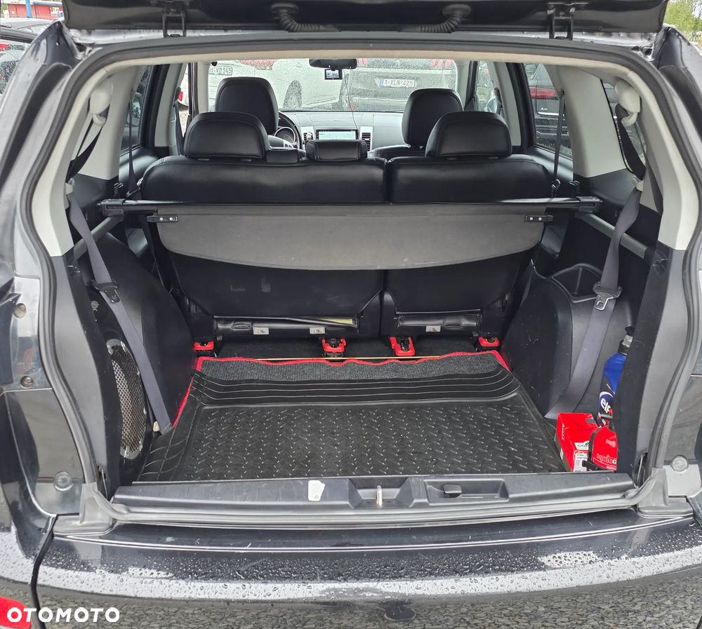 Mitsubishi Outlander 2.2 DI-D 4WD Instyle - 24