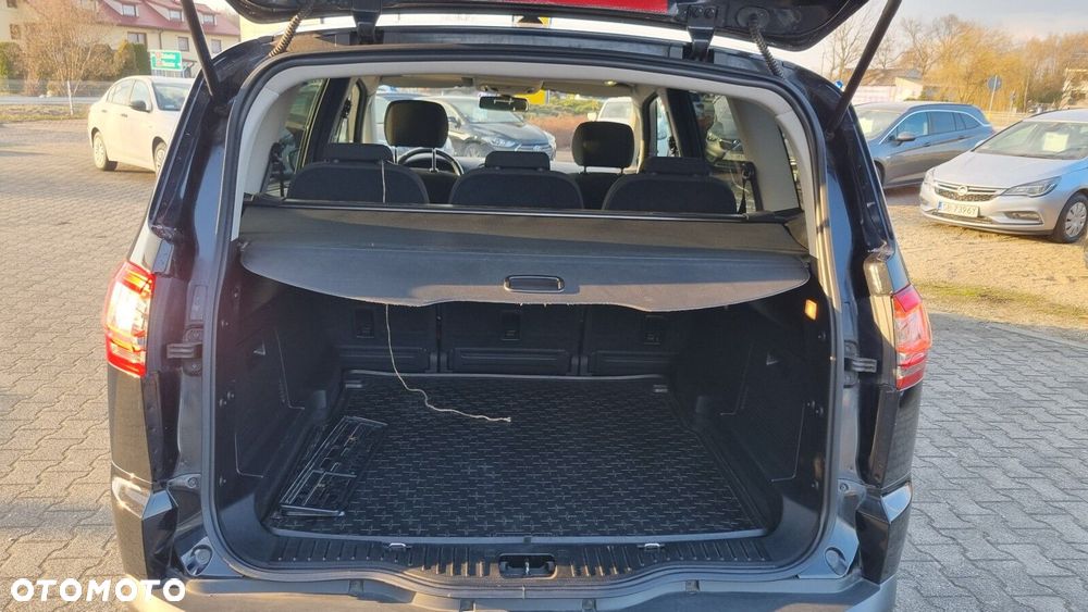 Ford S-Max - 32