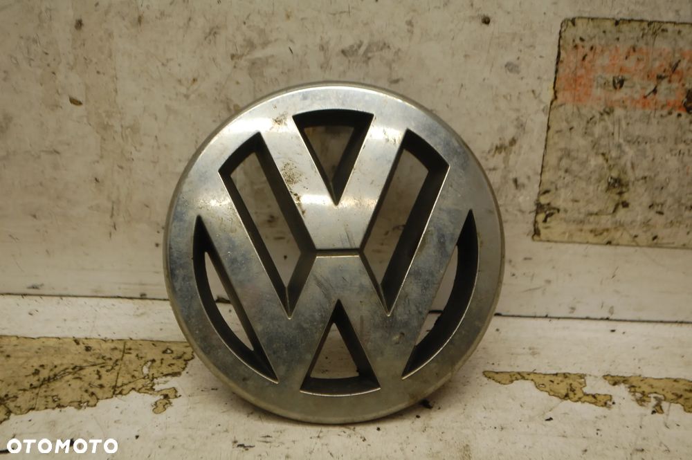 EMBLEMAT ZNACZEK 5M0853601 VW GOLF V PLUS PASSAT B6 - 1