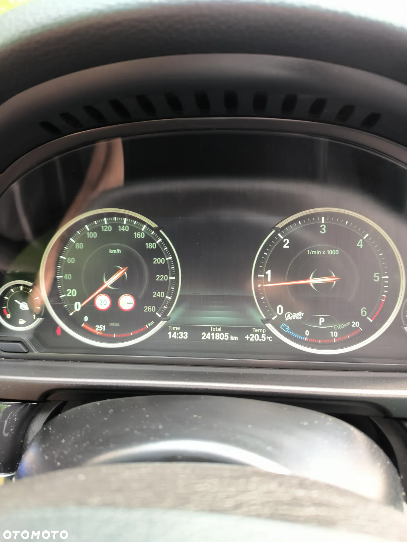 BMW Seria 5 520d xDrive - 13