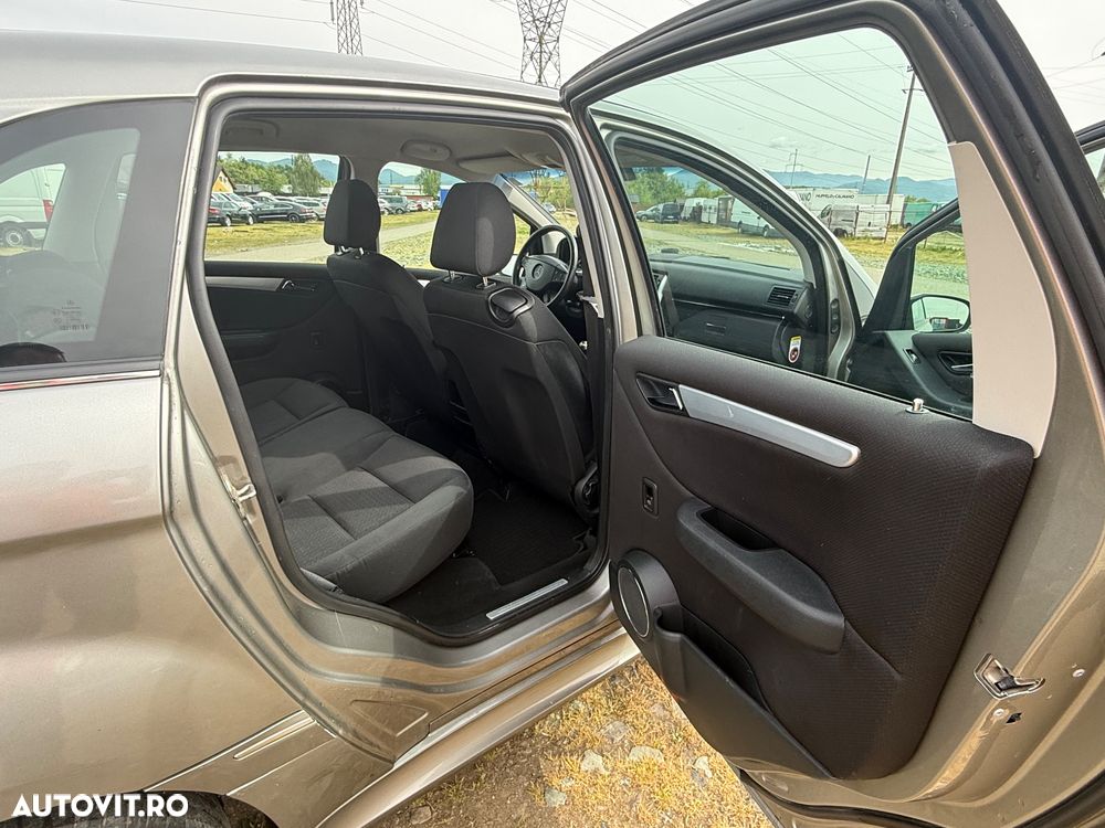 Mercedes-Benz B 180 CDI - 9