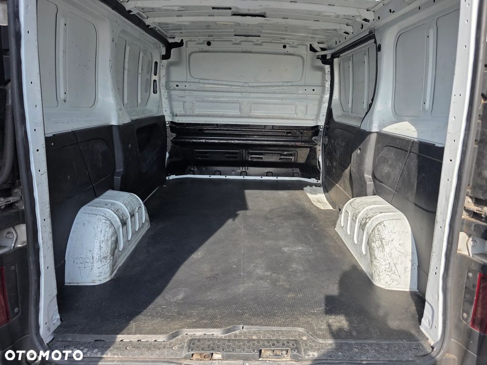 Renault TRAFIC - 11