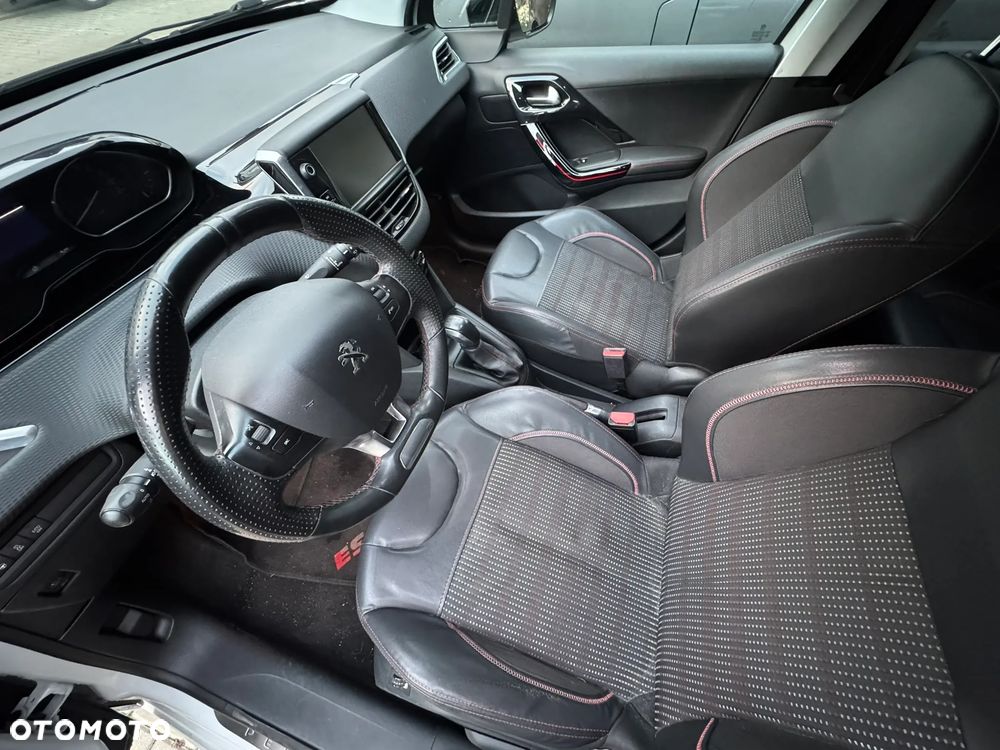 Peugeot 208 PureTech 110 Stop & Start Allure - 16