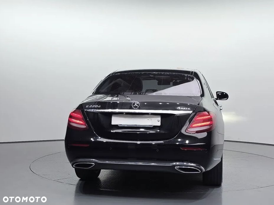 Mercedes-Benz Klasa E 220 d 4Matic All-Terrain 9G-TRONIC Exclusive - 5