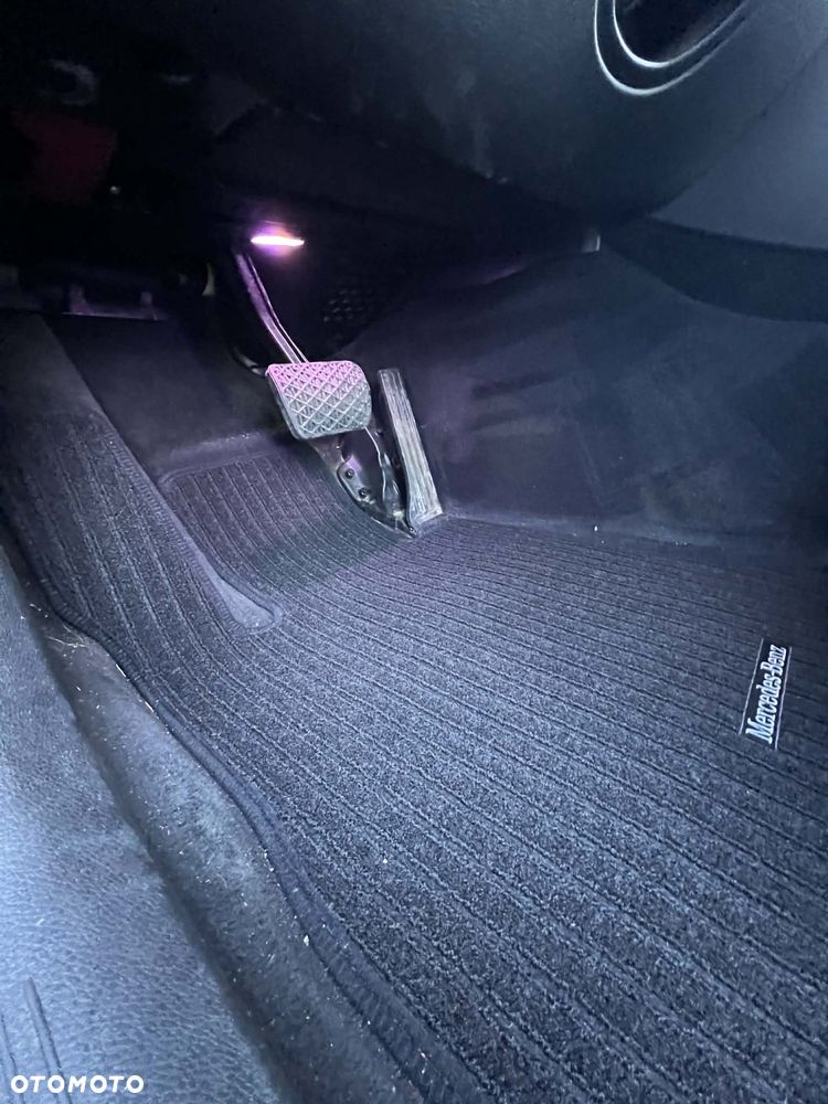 Mercedes-Benz Klasa E - 17