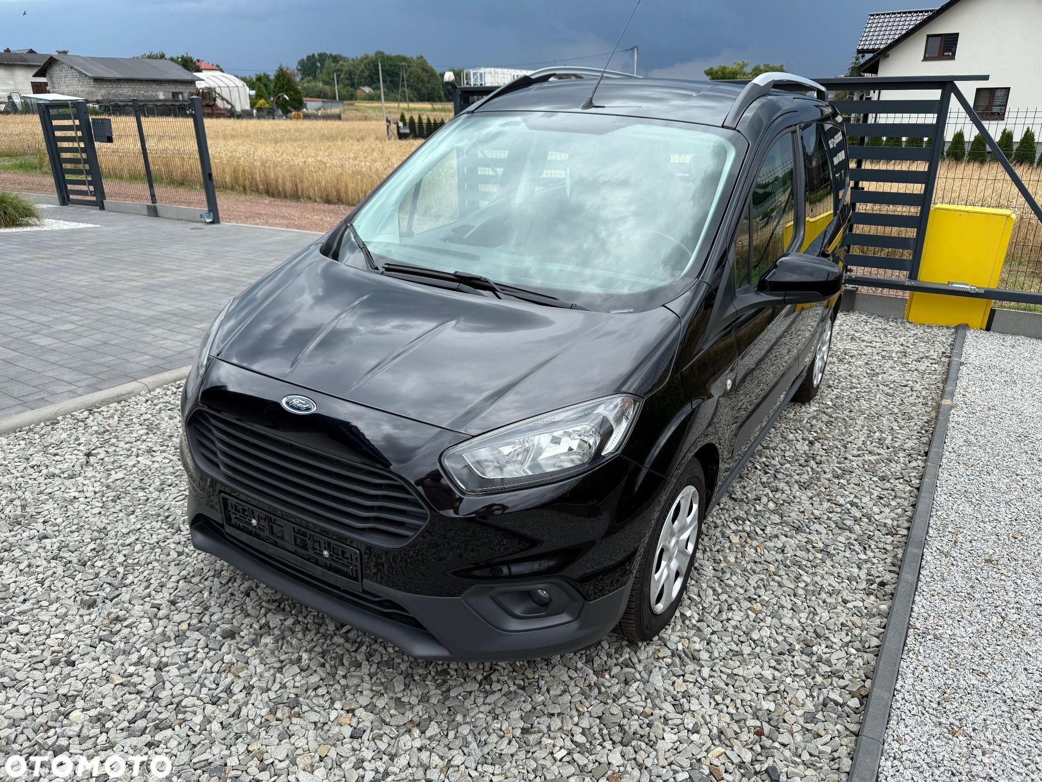 Ford Transit Courier - 1