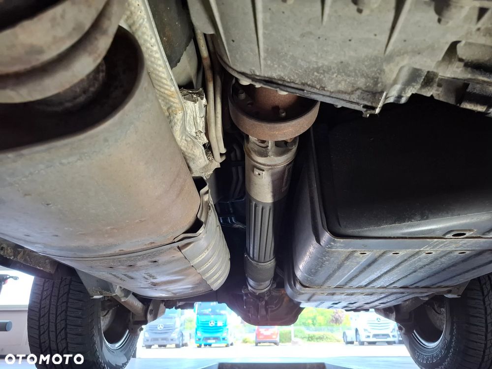 Jeep Commander 5.7 V8 Limited - 29