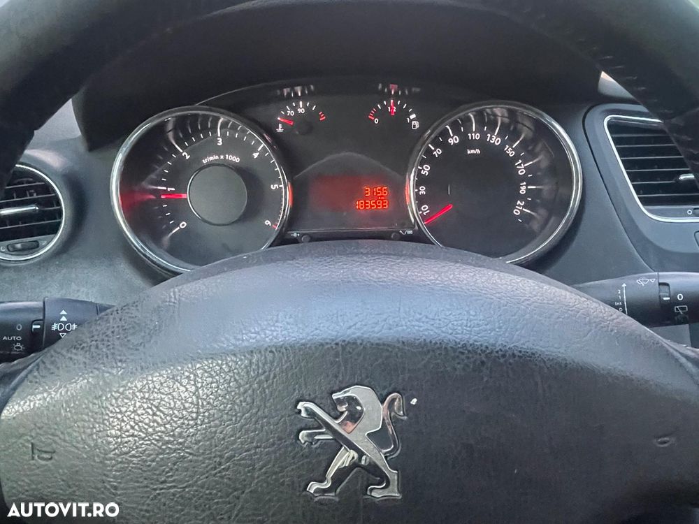 Peugeot 5008 - 9