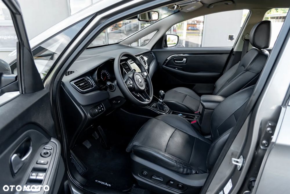 Kia Carens 1.7 CRDi 136 Dream Team Edition - 10