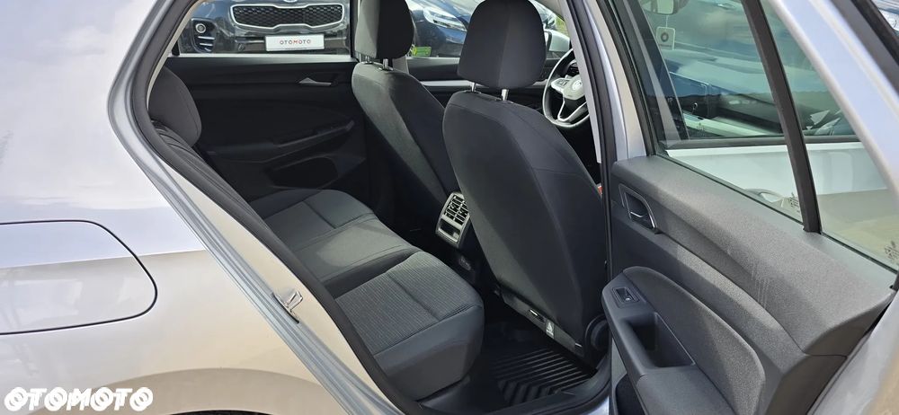 Volkswagen Golf VIII 1.0 TSI - 10