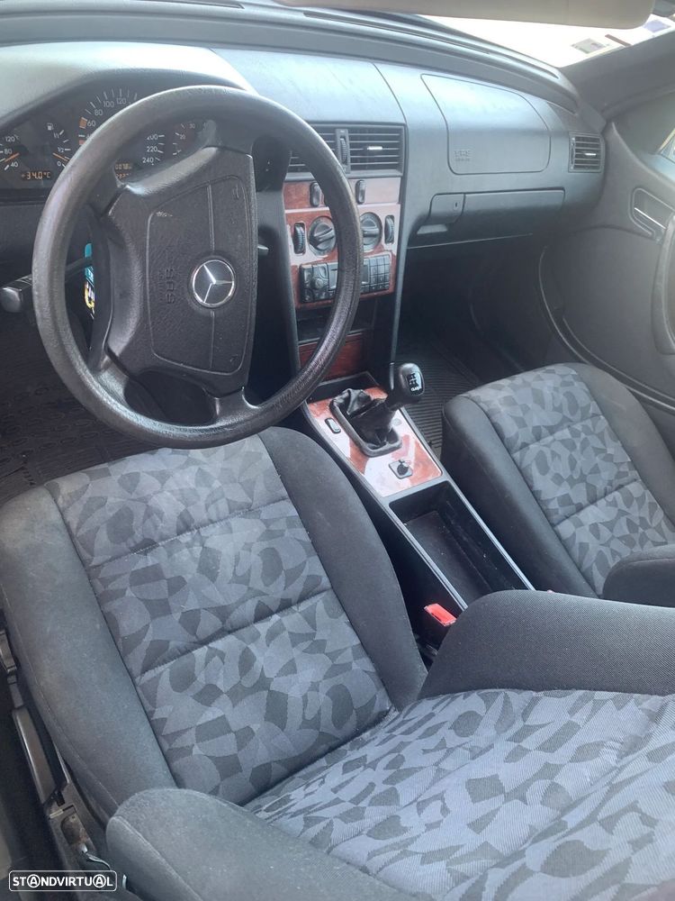 Mercedes-Benz C 180 Classic - 10