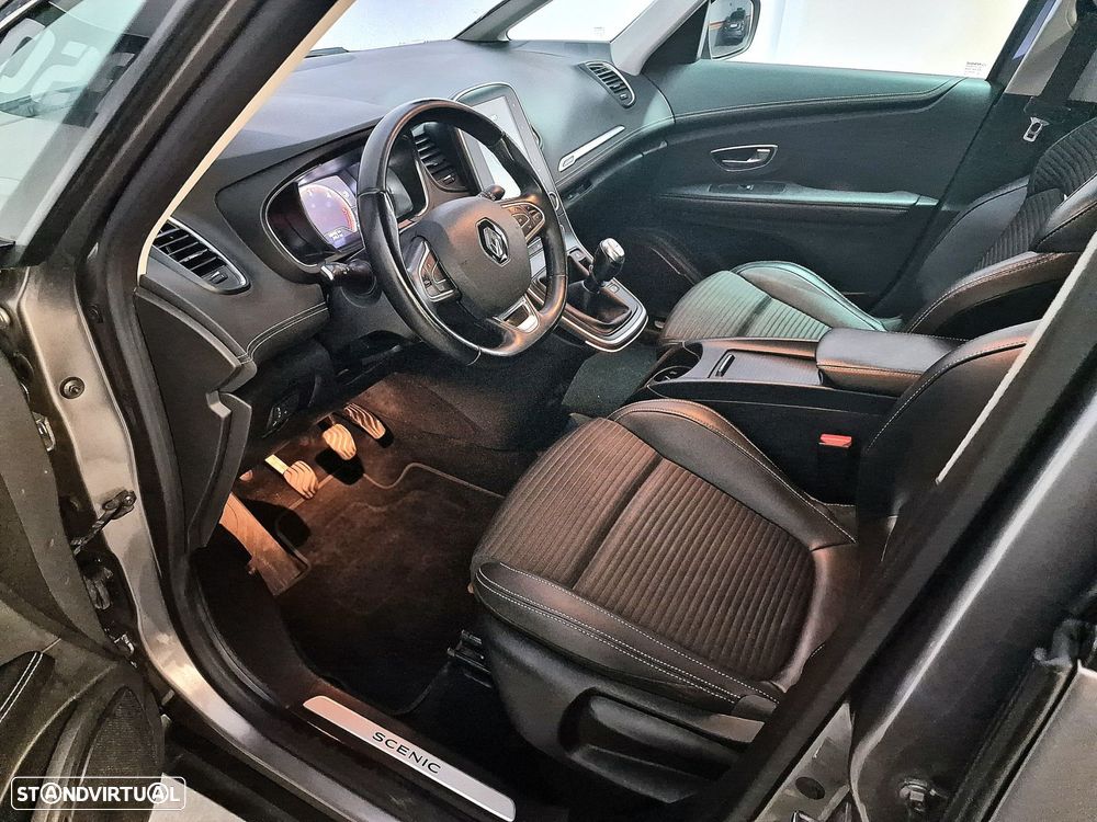 Renault Grand Scénic 1.6 dCi Intens SS - 21