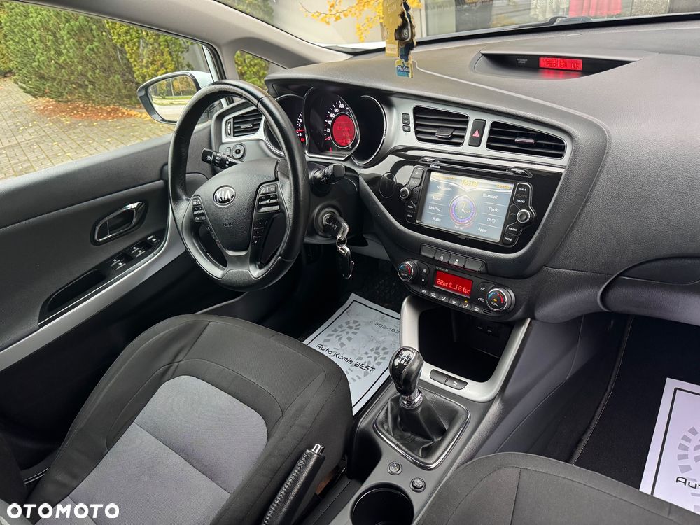 Kia Ceed 1.6 GDI SW ISG UEFA EURO 2016 - 18