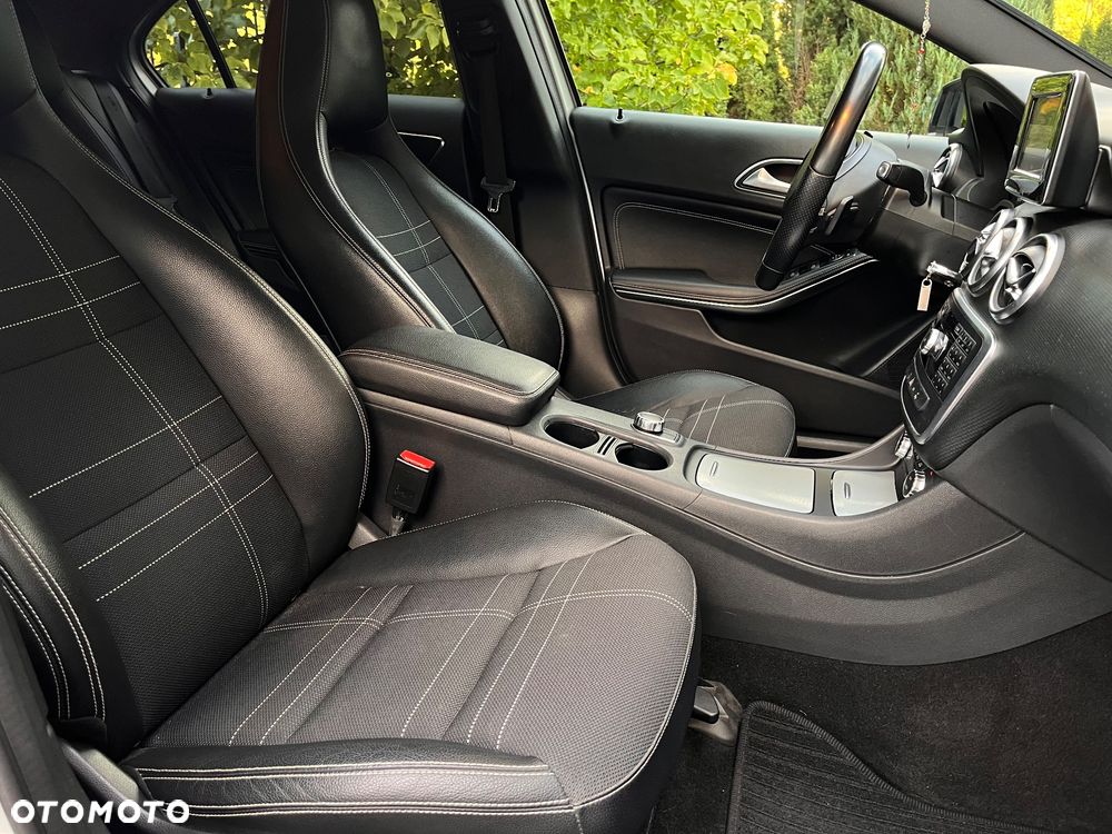 Mercedes-Benz Klasa A 250 4Matic 7G-DCT - 13