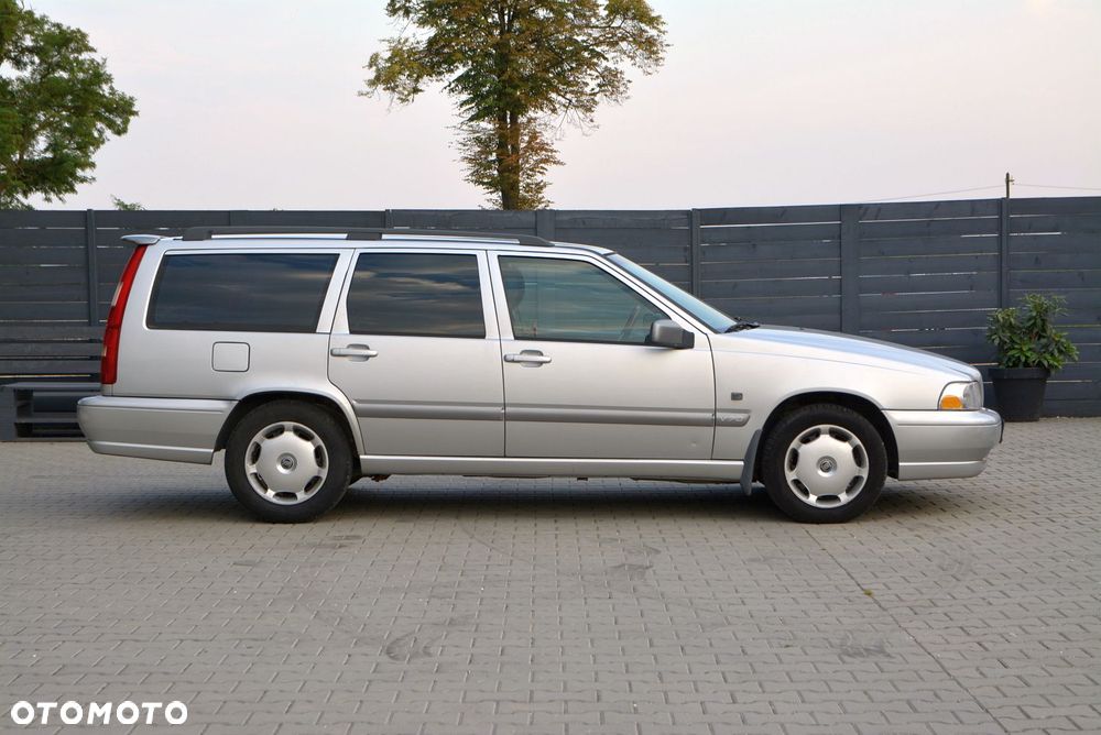 Volvo V70 2.5 - 12