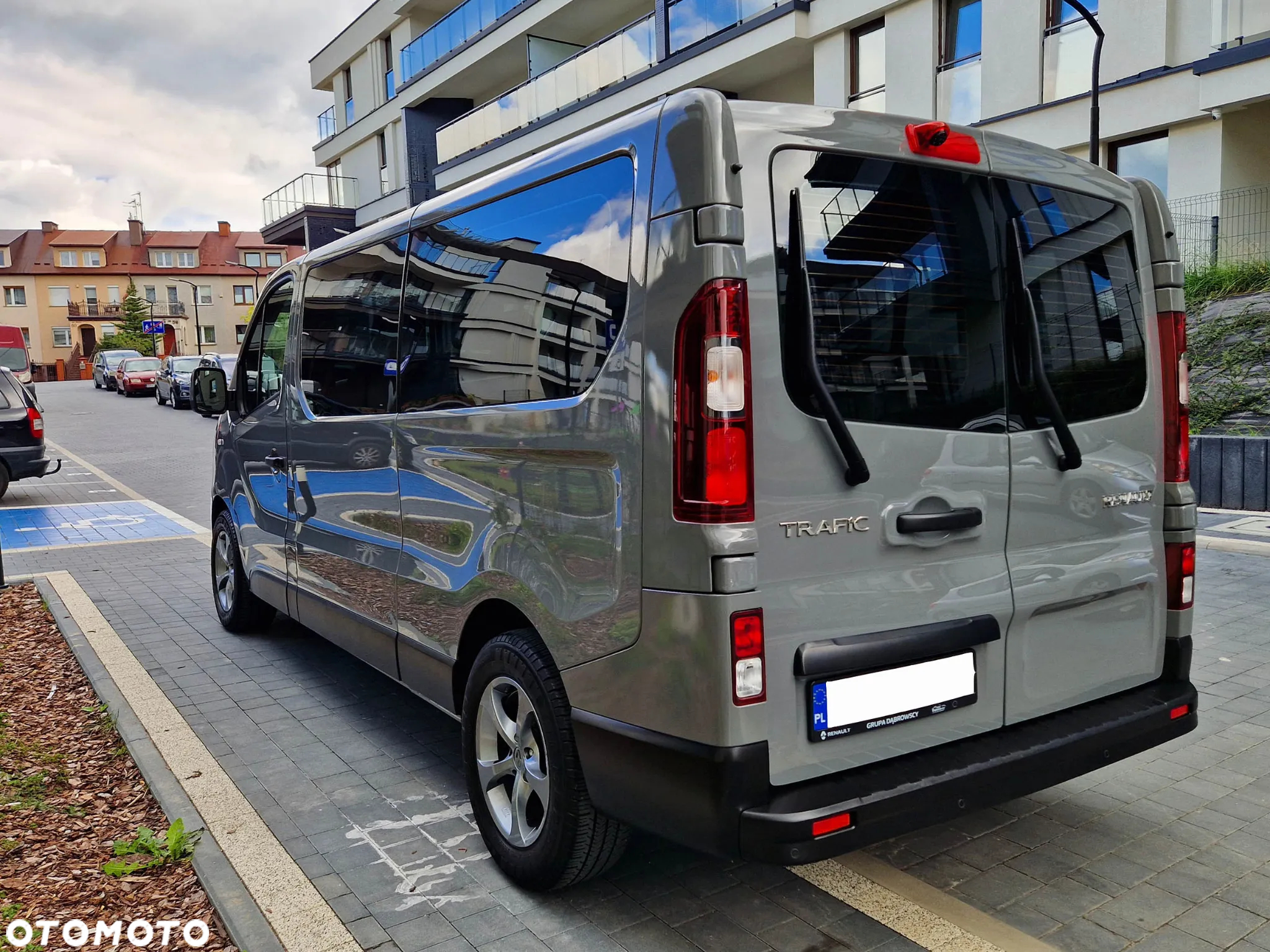 Renault Trafic Grand SpaceClass 1.6 dCi - 10