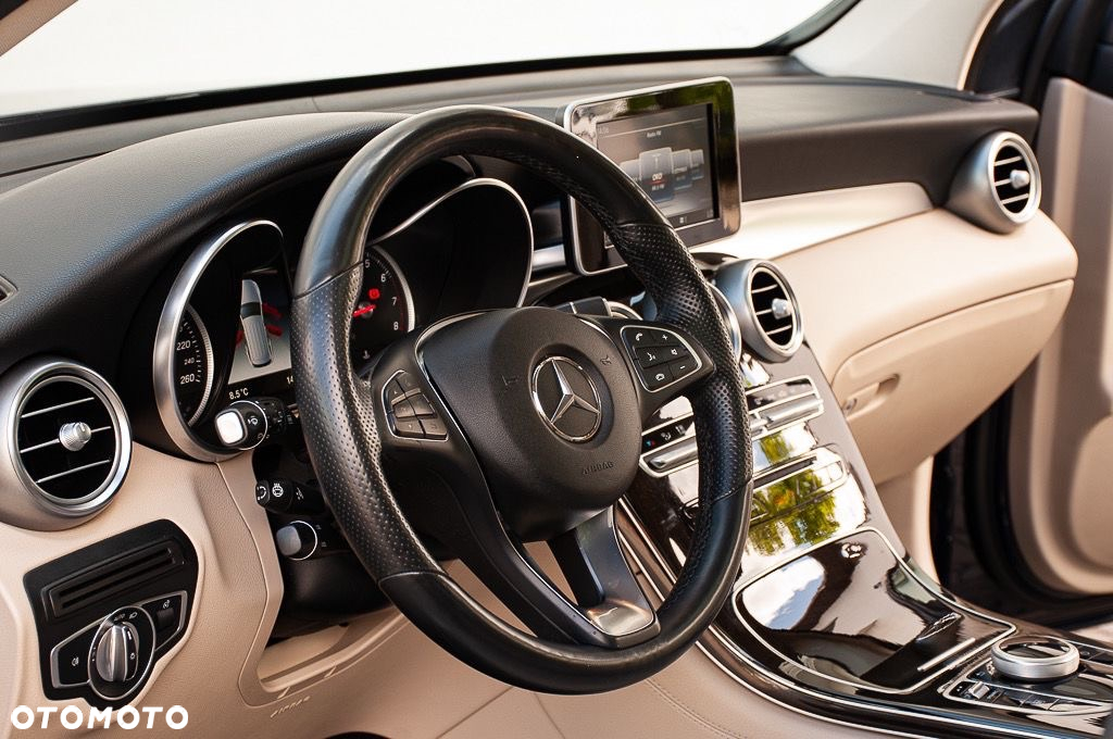 Mercedes-Benz GLC 300 4Matic 9G-TRONIC - 15