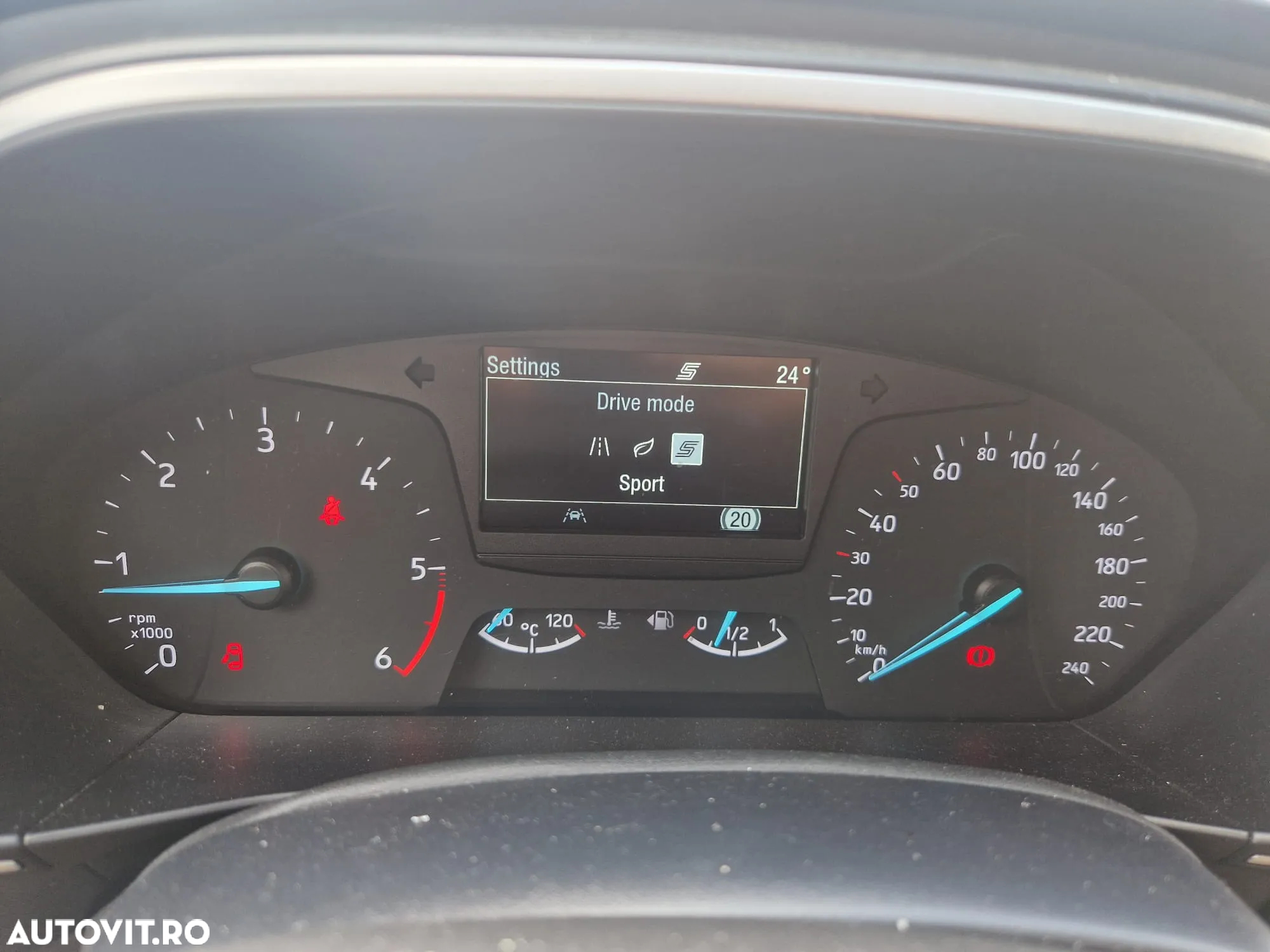 Ford Focus 1.5 EcoBlue Connected - 15